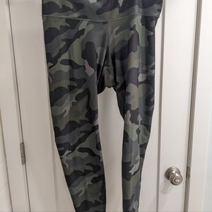 Extra High-Waisted PowerSoft Light Compression Hidden-Pocket Leggings for Women